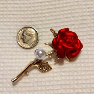 Faux pearl& rhinestone red rose alloy brooch